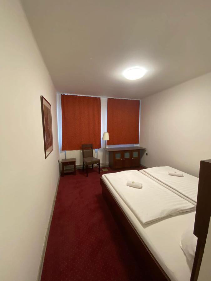 Hotel Houstka Brandýs nad Labem-Stará Boleslav エクステリア 写真