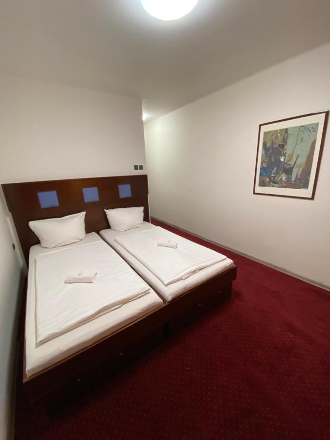 Hotel Houstka Brandýs nad Labem-Stará Boleslav エクステリア 写真